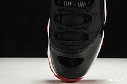 RED JORDAN LOW RETRO BLACK 